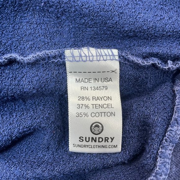 Sundry Top 2 Medium Navy Blue Red Flag Graphic Long Sleeve Shirt Cropped Women's - Picture 14 of 14